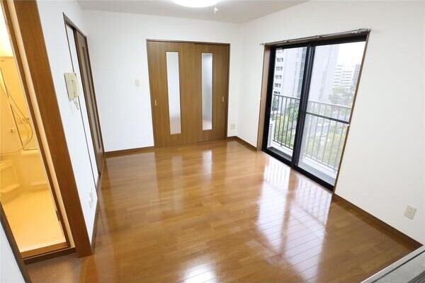 もう一部屋6帖の洋室があります