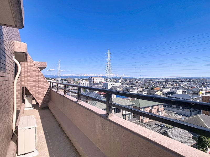 どのお部屋からもバルコニーへ...