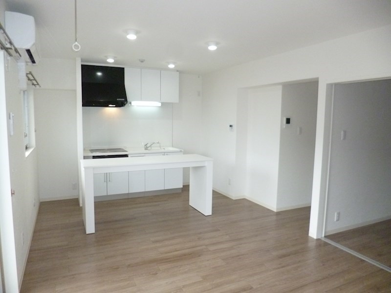 白を基調としたかわいいお部屋