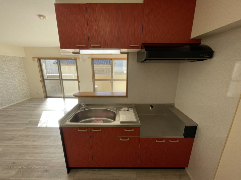 作業スペースは少し狭め…