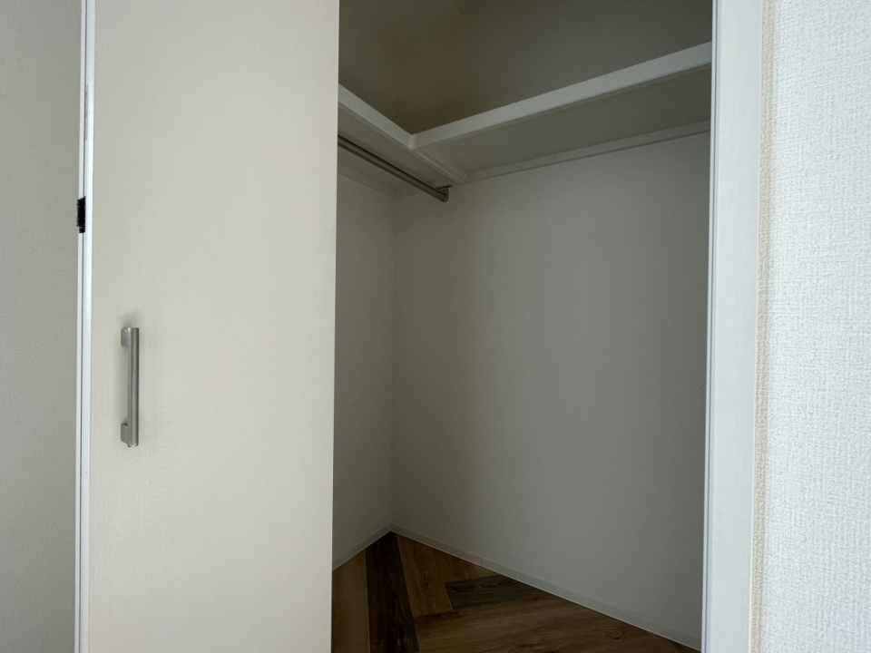 なんとウォークインクローゼット付きです