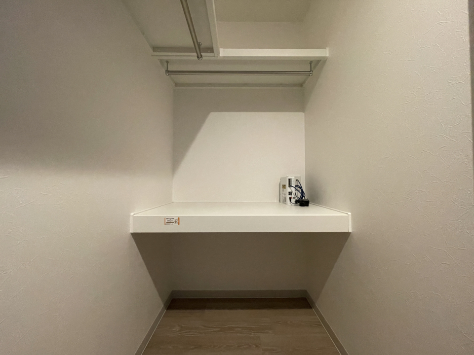 カウンター付きなので、書斎やリモートワークにもいいかもしれません！