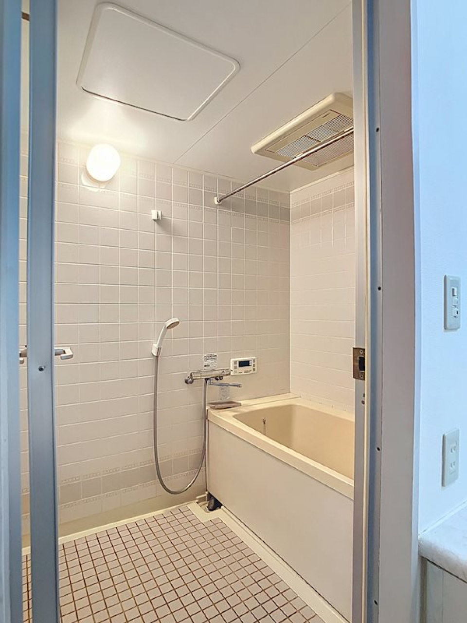 少しレトロ感のある浴室もなんだかかわいい