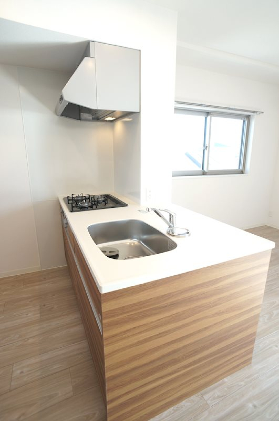 対面式のシステムキッチンです