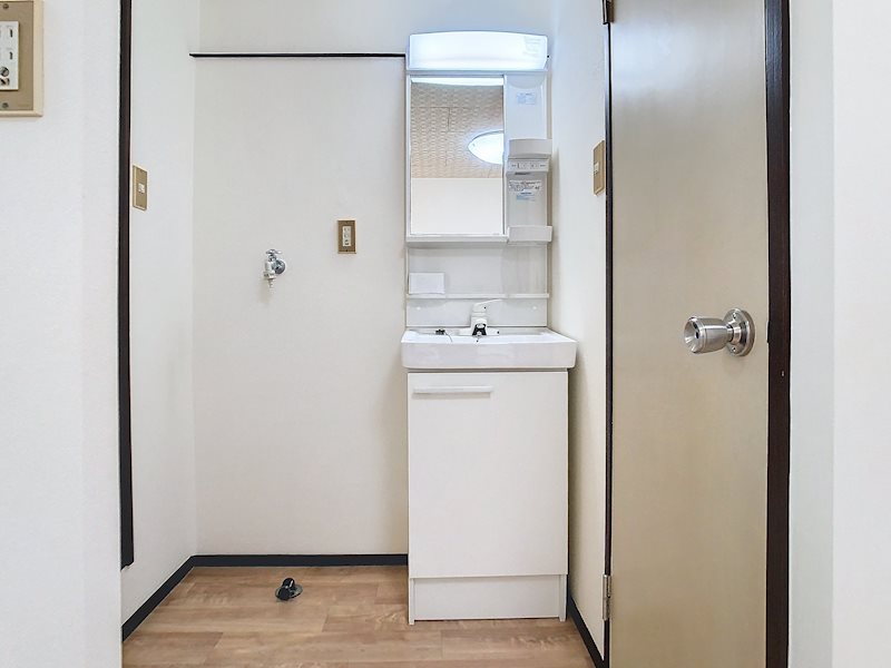 室内洗濯機置き場は隣ですね