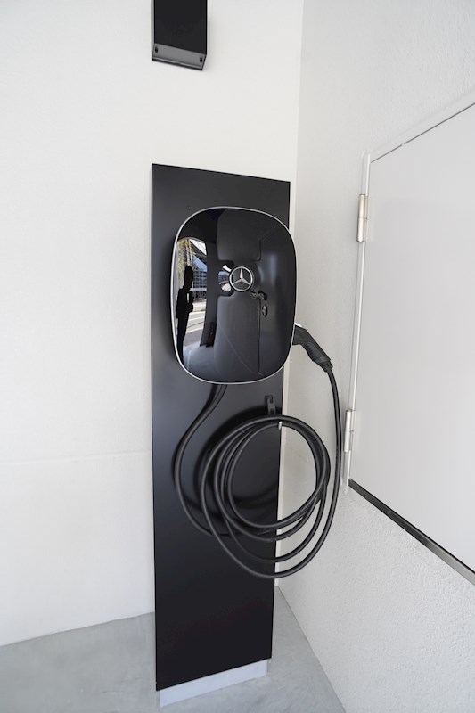 EV充電器付き
