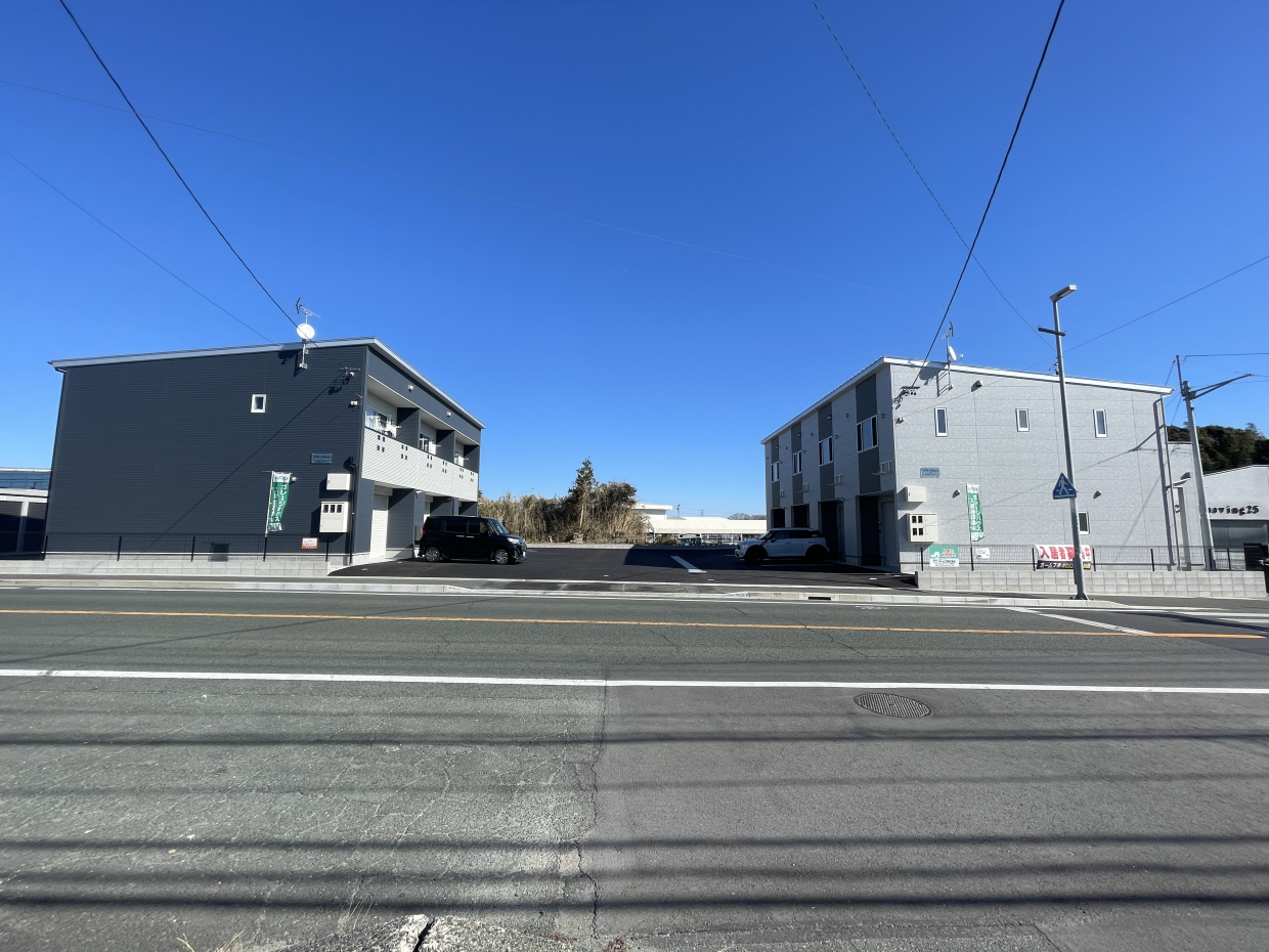 A棟B棟でにらめっこ