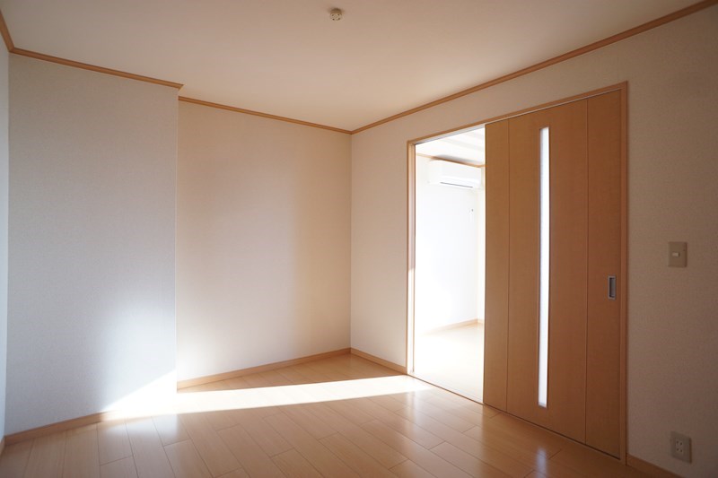 こちらは6帖の洋室