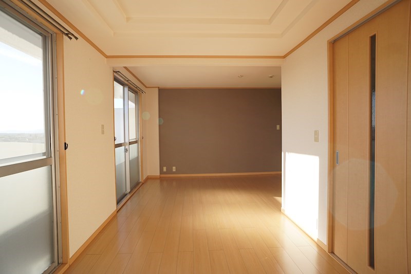 広々とした13.5帖のリビング