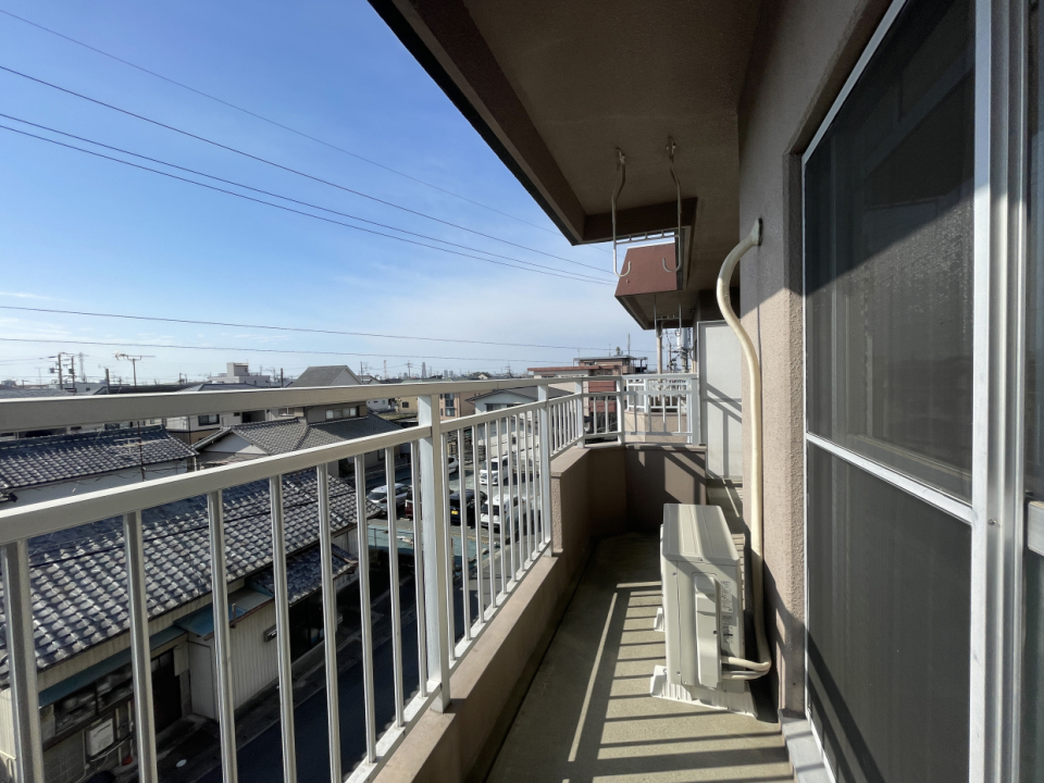 2部屋続きのバルコニーで広々！