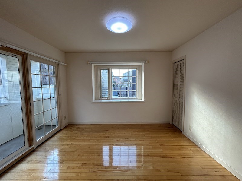 窓の雰囲気がかわいい