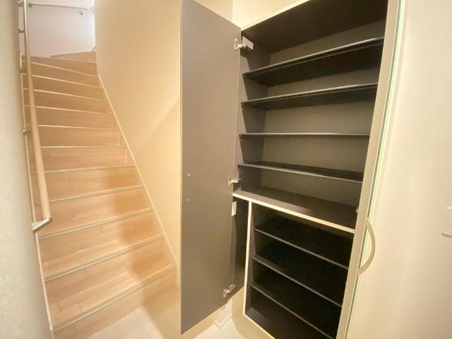 シューズボックス付き