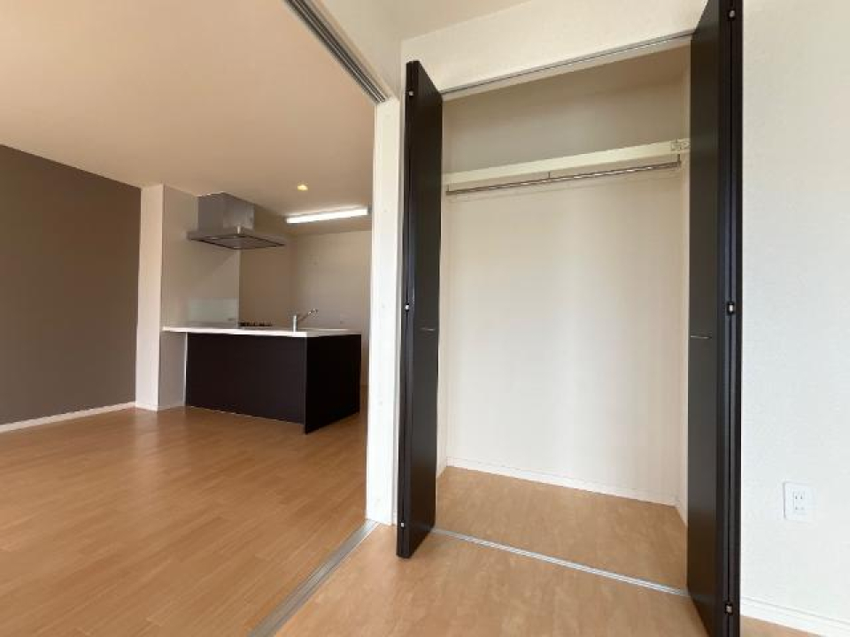 クローゼット付きで収納も楽々！