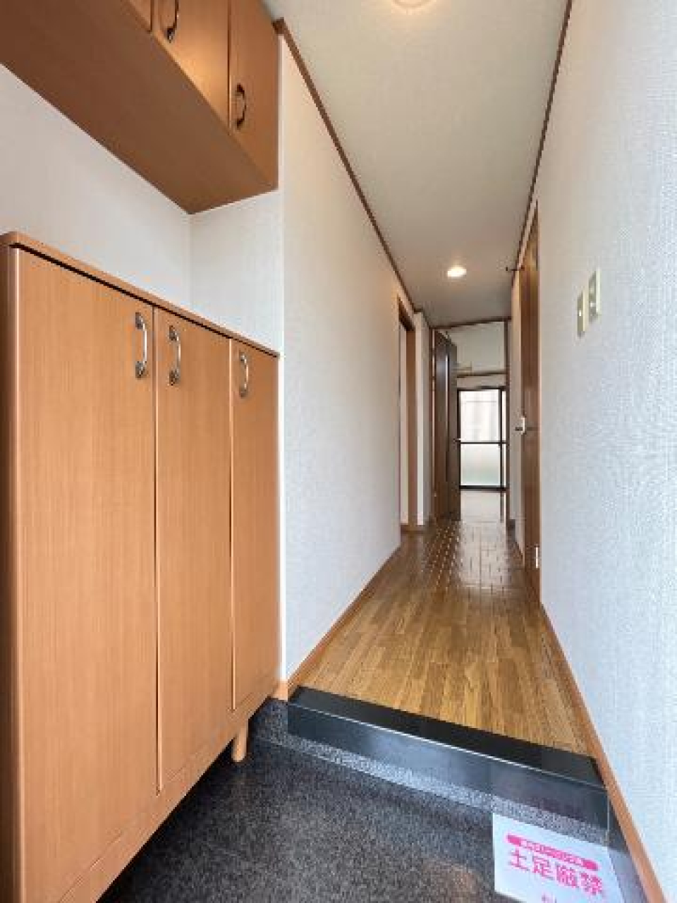 玄関にも収納が！