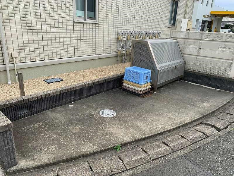 敷地内ゴミ箱あり◎