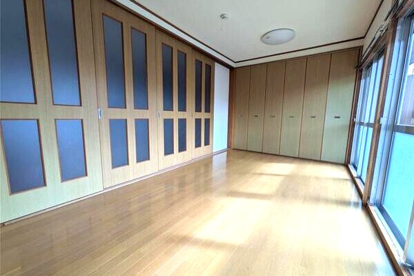 洋室7.5帖、他に5.5帖の洋室もあります