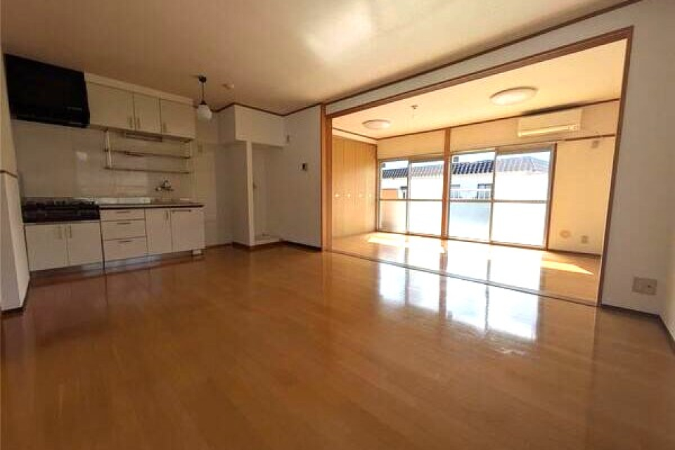 LDKは12帖とゆとりのある広さ