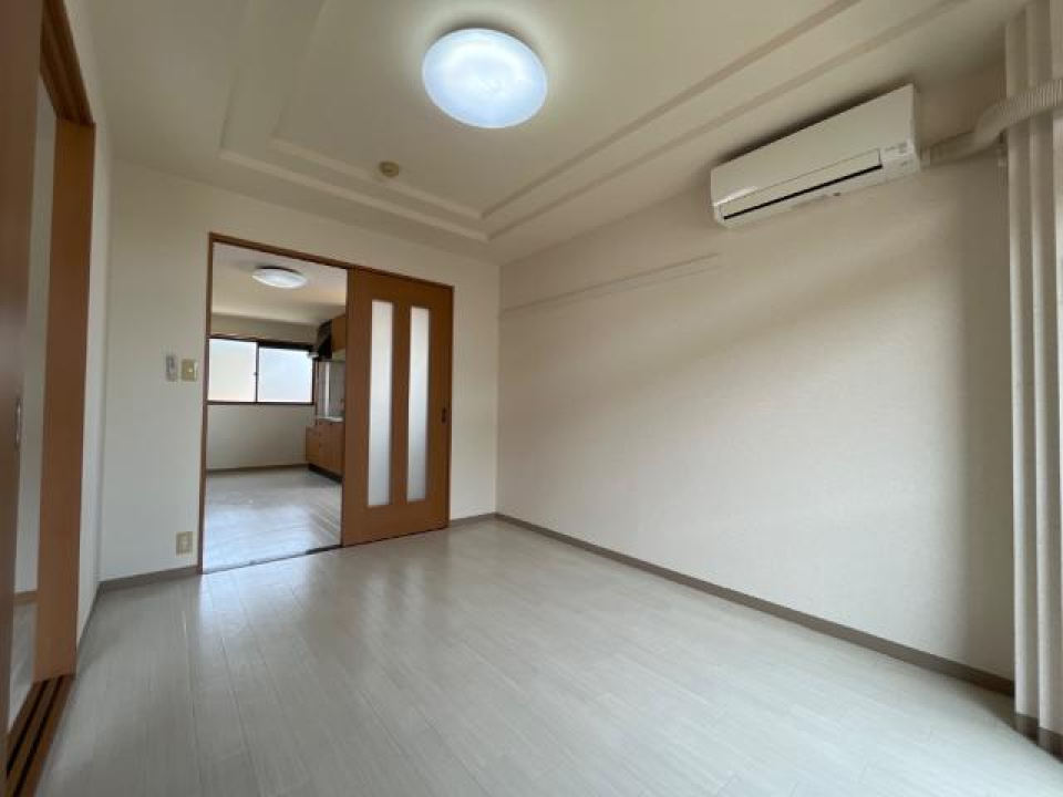 こちらも6帖です