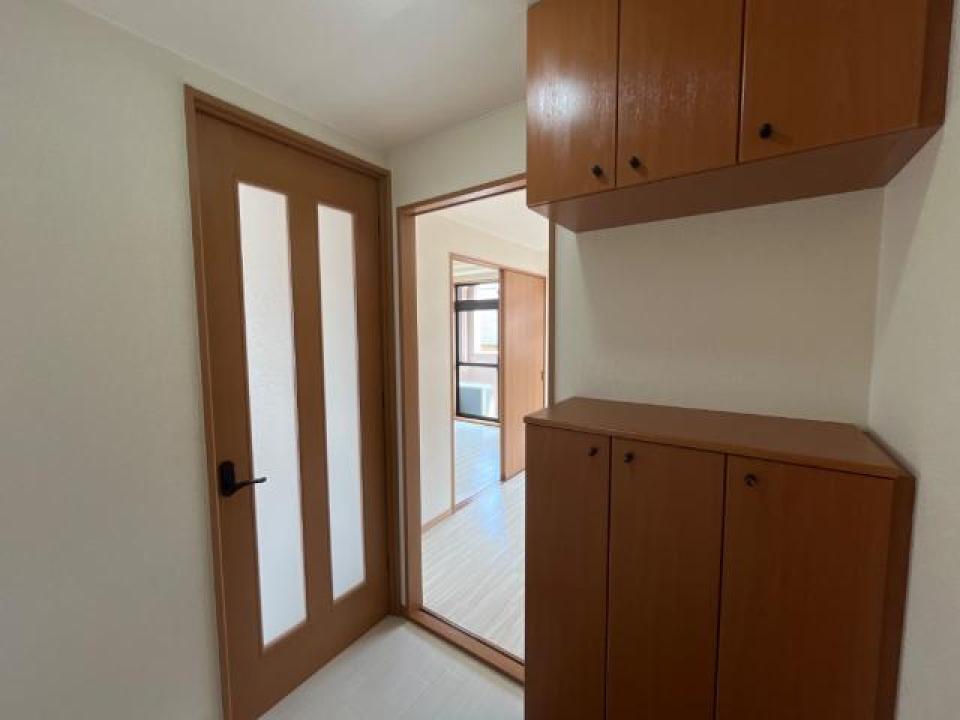 玄関にも収納が