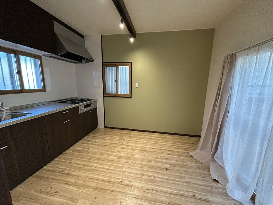 緑の壁がアクセントになっていてかわいい！