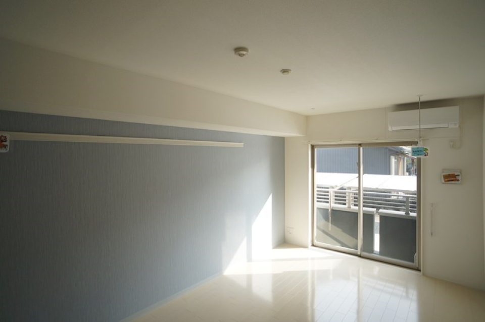 10.7帖の洋室です