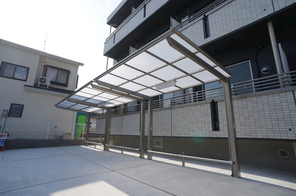 屋根付きで雨の日も安心