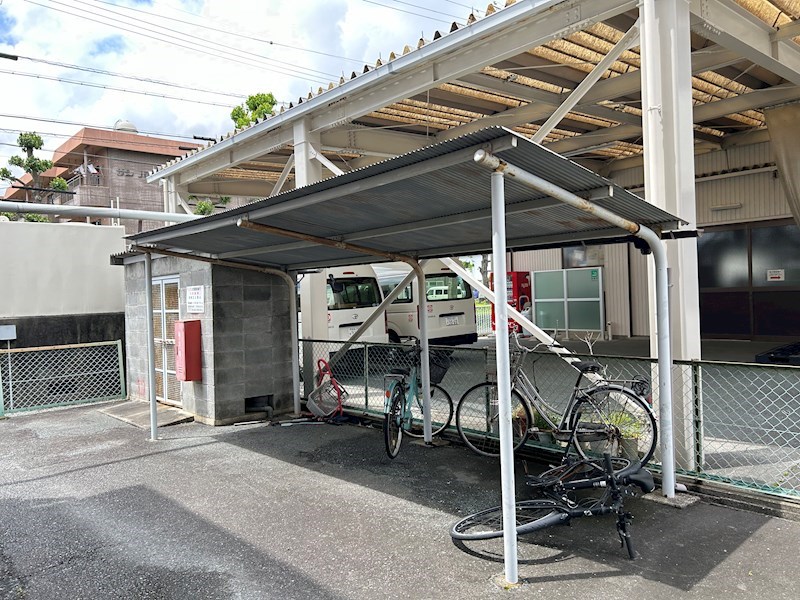 駐輪スペースもあります