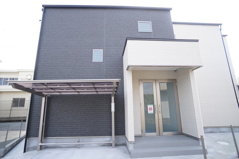 新築のため外見も新しいです