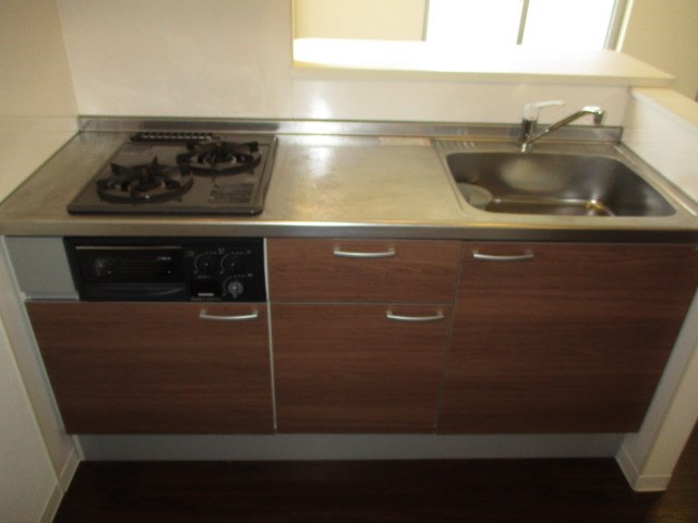 二口コンロで収納もたっぷり！