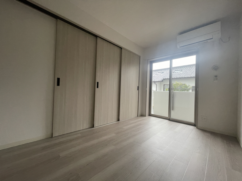 閉めるとこんな感じです。エアコン付きも嬉しいです◎