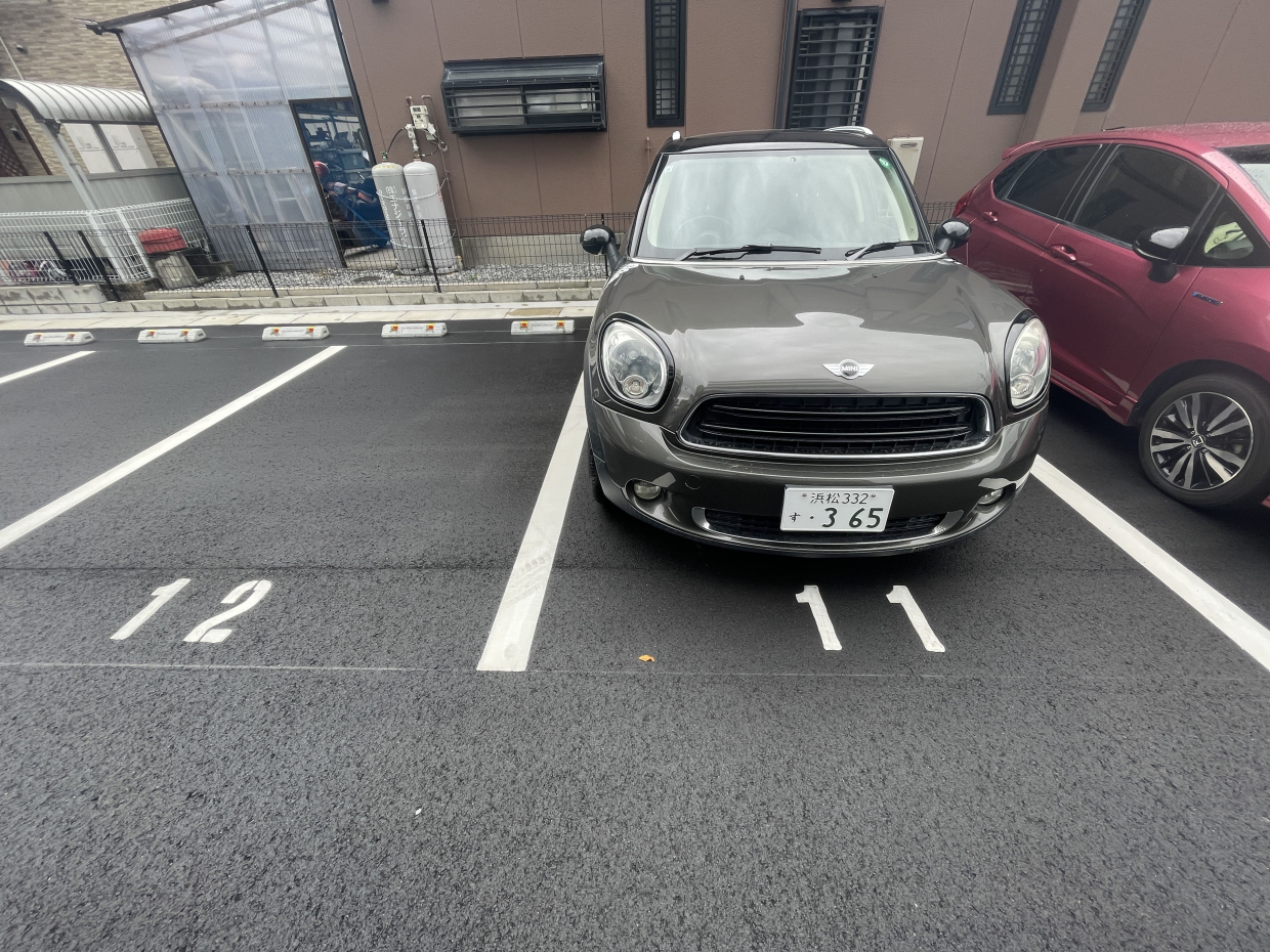 駐車場1台付きです(2台目なし)
