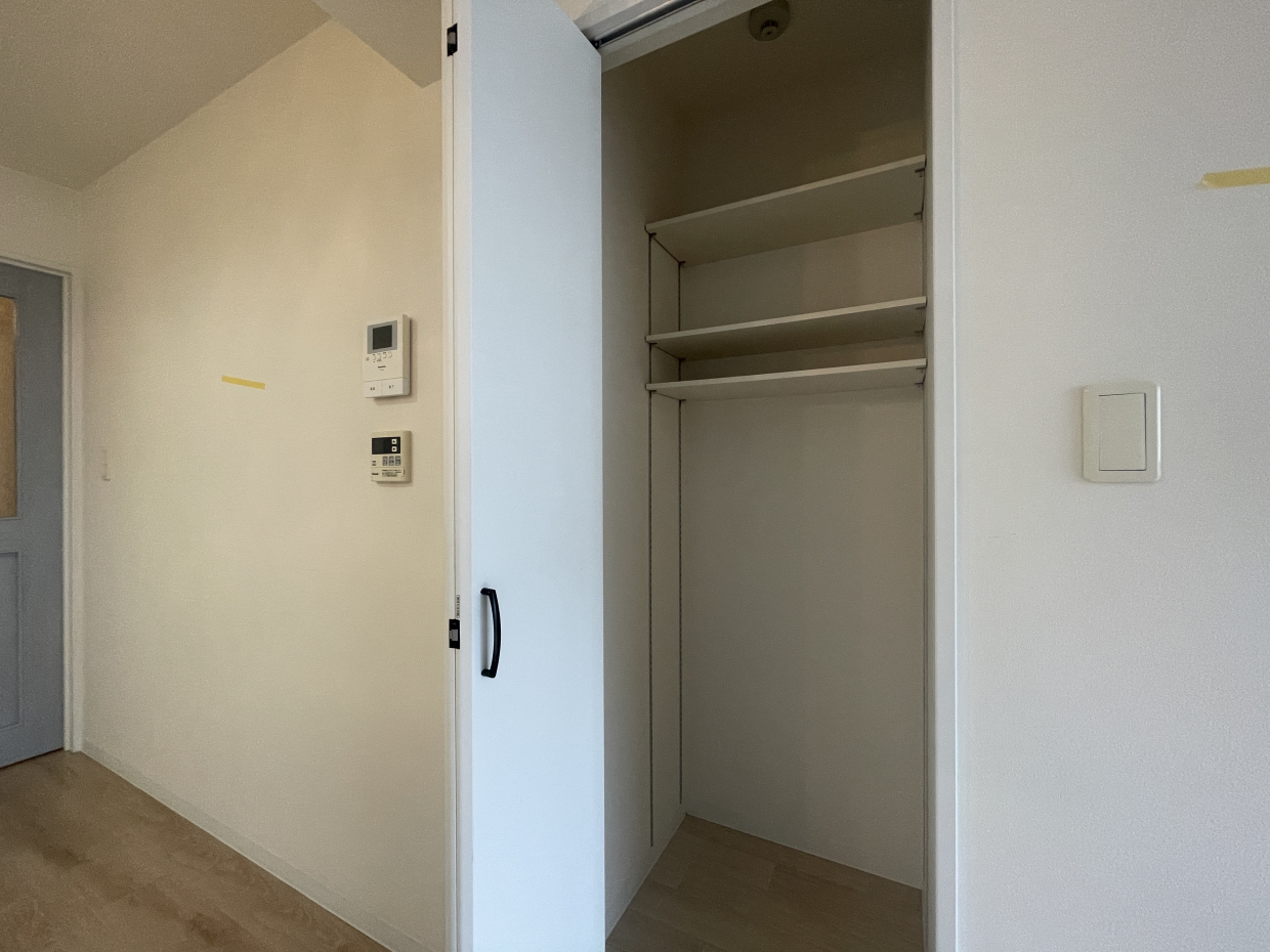 キッチン横の収納もGOOD