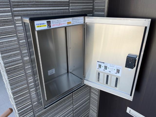 宅配ボックスもあります