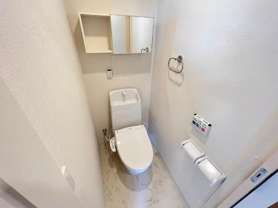 大理石風の床がおしゃれ