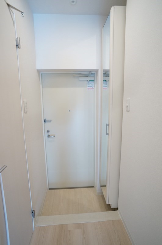 姿見付きの玄関