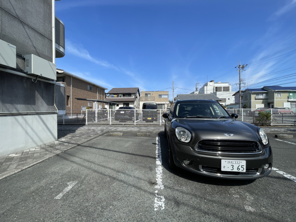 駐車場1台付き！