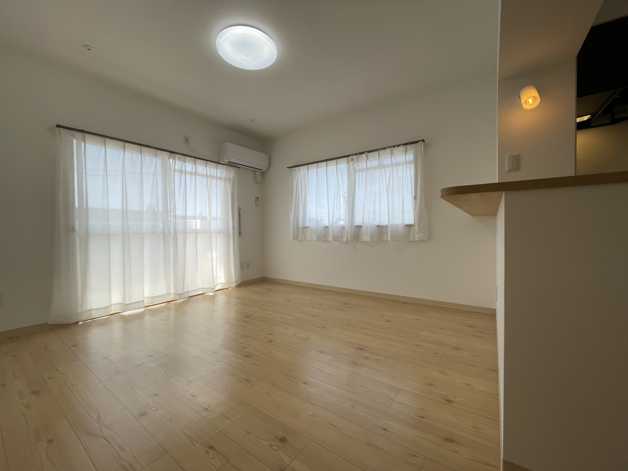 南向き+2面採光で明るい◎