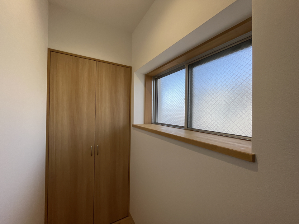 窓が付いてて明るい◎