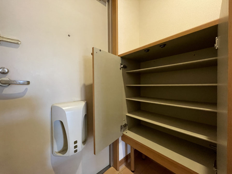 少し小さめのシューズクローゼット