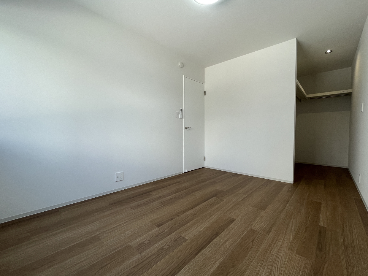 ホワイト&times;ブラウン