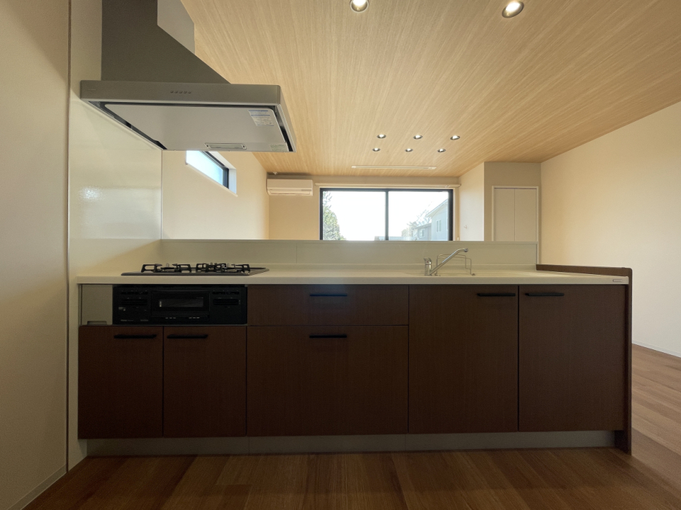 重量感のある立派なキッチン