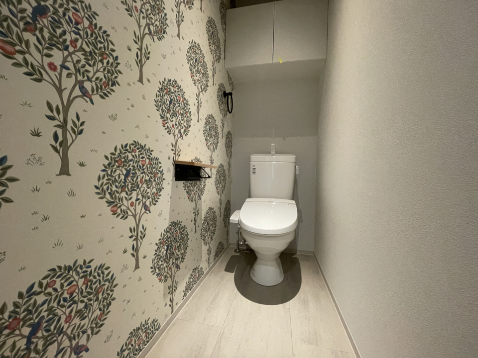 トイレの壁紙がキュート