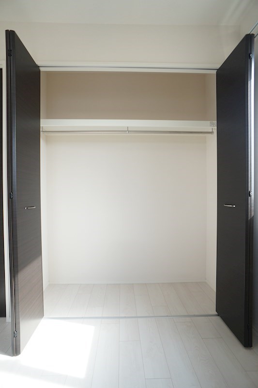 クローゼット付きで収納は困りません！