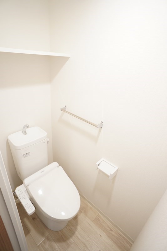 シンプルなトイレ