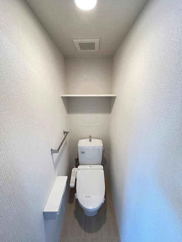 シンプルなトイレ
