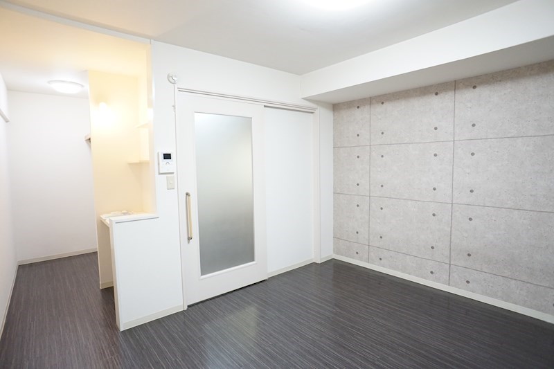 壁のコンクリート風のデザインがおしゃれ