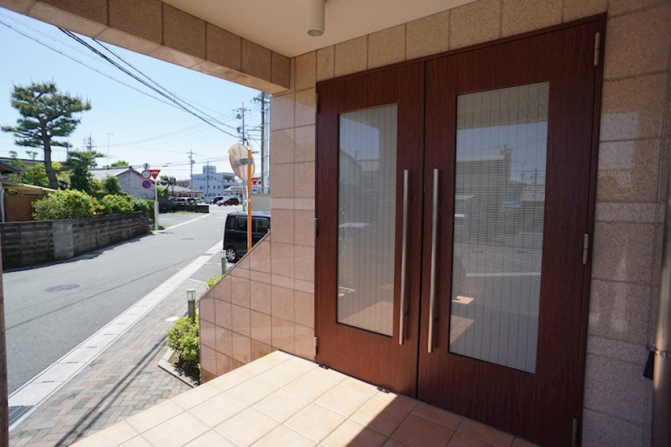 入り口の扉もおしゃれ！