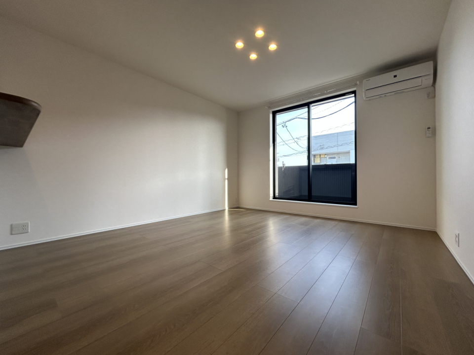 ダウンライトが素敵。