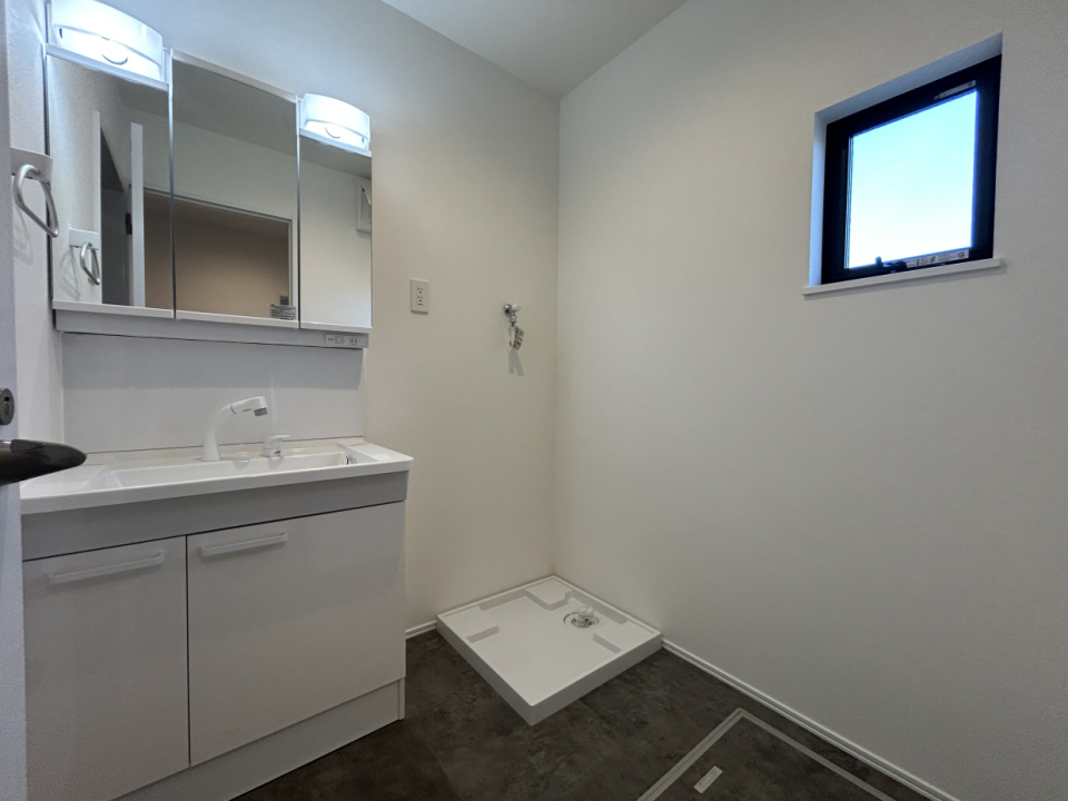 広さに余裕のある洗面所は1階に。