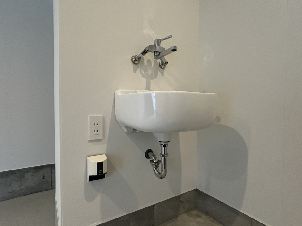 シンクとEV充電＆コンセント